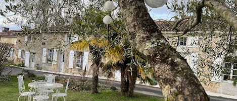 屋外ダイニングエリア