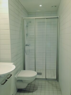 Apartment, 1 Schlafzimmer, Balkon, Gartenblick | Badezimmer
