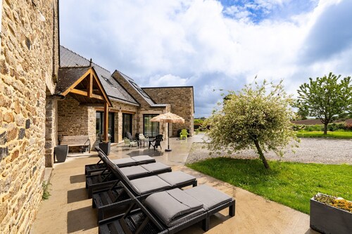 Villa Ti Coz: Innenpool, private Terrasse, Garten & WLAN