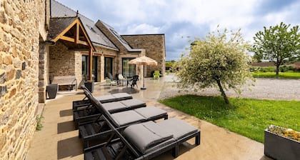 Villa Ti Coz: Innenpool, private Terrasse, Garten & WLAN