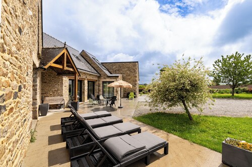 Villa Ti Coz Indoor Pool with Private Terrace, Garden and Wi-Fi