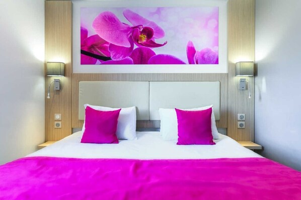 1 chambre, ameublement unique, bureau