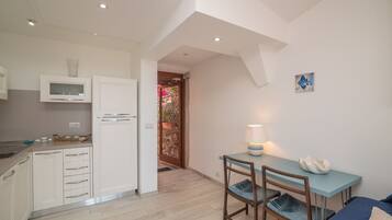 Kühlschrank, Ofen, Herdplatte, Geschirrspüler