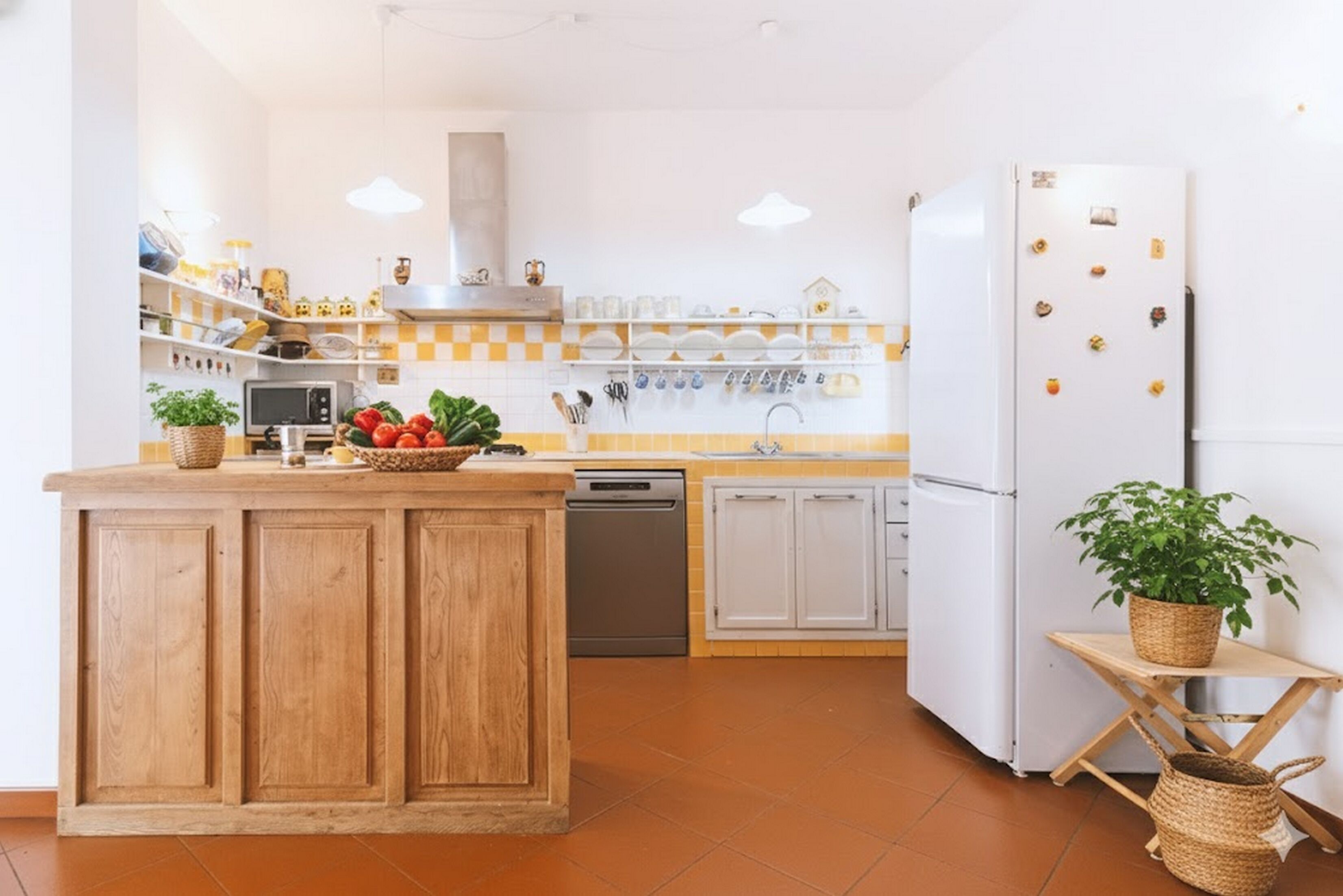 Vila Basic | Dapur pribadi | Lemari es besar, microwave, oven, dan kompor
