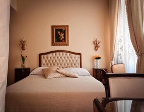 Dobbeltrom – deluxe | Minibar, skrivebord, skrivebord for bærbar PC og wi-fi (inkludert)