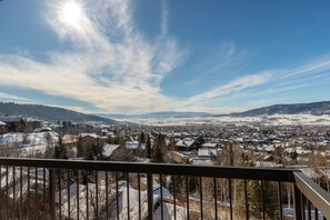 Property grounds - Mountain Views~Near Ski Area~2 Bed + Loft~Shuttle! (Steamboat Springs)