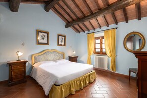 4 camere, ferro/asse da stiro, Wi-Fi gratuito, lenzuola