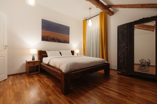 Business-Apartment | Betten mit Memory-Foam-Matratzen, Verdunkelungsvorhänge