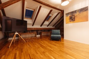 Superior-Studio | Betten mit Memory-Foam-Matratzen, Verdunkelungsvorhänge