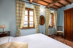 3 makuuhuonetta, ilmainen Wi-Fi, vuodevaatteet