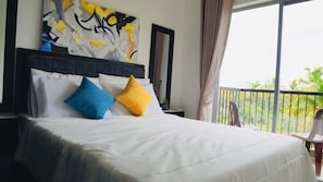 2 habitaciones, escritorio, tabla de planchar con plancha y wifi gratis 