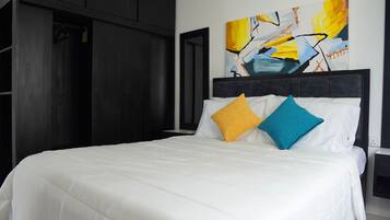 2 bedrooms, desk, iron/ironing board, free WiFi
