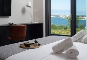 4 bedrooms, desk, iron/ironing board - Luxury villa Luka with sea view! (Nin)