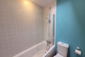 Basic House | Bathroom - Spacious & Stylish 1BD Cottageportobello Dublin! (Dublin)