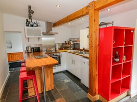 Refrigerador, lavavajillas, tetera/pava eléctrica, tostadora