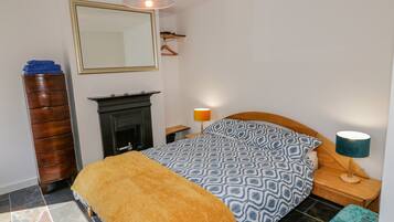 2 Schlafzimmer, individuell dekoriert, individuell eingerichtet