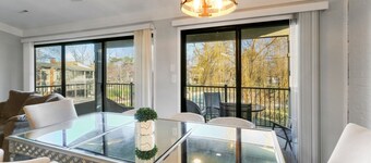 Stunning Pool View Condo at Abbey Villa |Gas Fireplace |Deck |Walk to Beach & Restaurants