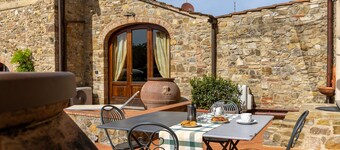 Farmhouse "Podere San Bartolo - Casa Colonica 2" with Shared Pool, Private Terrace & Wi-Fi