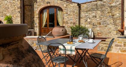 Farmhouse "Podere San Bartolo - Casa Colonica 2" with Shared Pool, Private Terrace & Wi-Fi