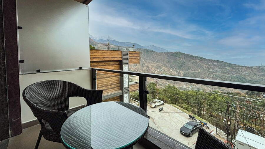 AH Grand Villa - Hotel Near Dalai Lama Temple