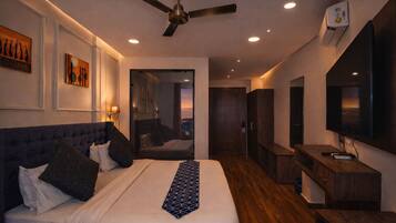 Escrivaninha, camas extras/dobráveis (sobretaxa), Wi-Fi de cortesia