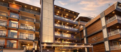 Pintu masuk properti