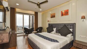 Deluxe Room Valley View with Balcony | Desk, rollaway beds, free WiFi, bed sheets