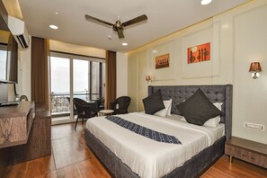Deluxe Room Valley View with Balcony | Desk, rollaway beds, free WiFi, bed sheets