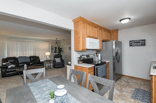 Discounted 5-Star 3 Bedroom Duplex 5 Minutes to Mayo Clinic!