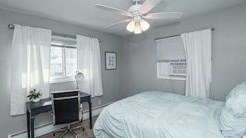 3 bedrooms, desk, iron/ironing board, travel cot