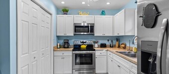 Caribbean Ketch - Ride your bike to the Beach!