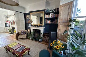 Basic House | Living area