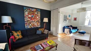 Basic House | Living area