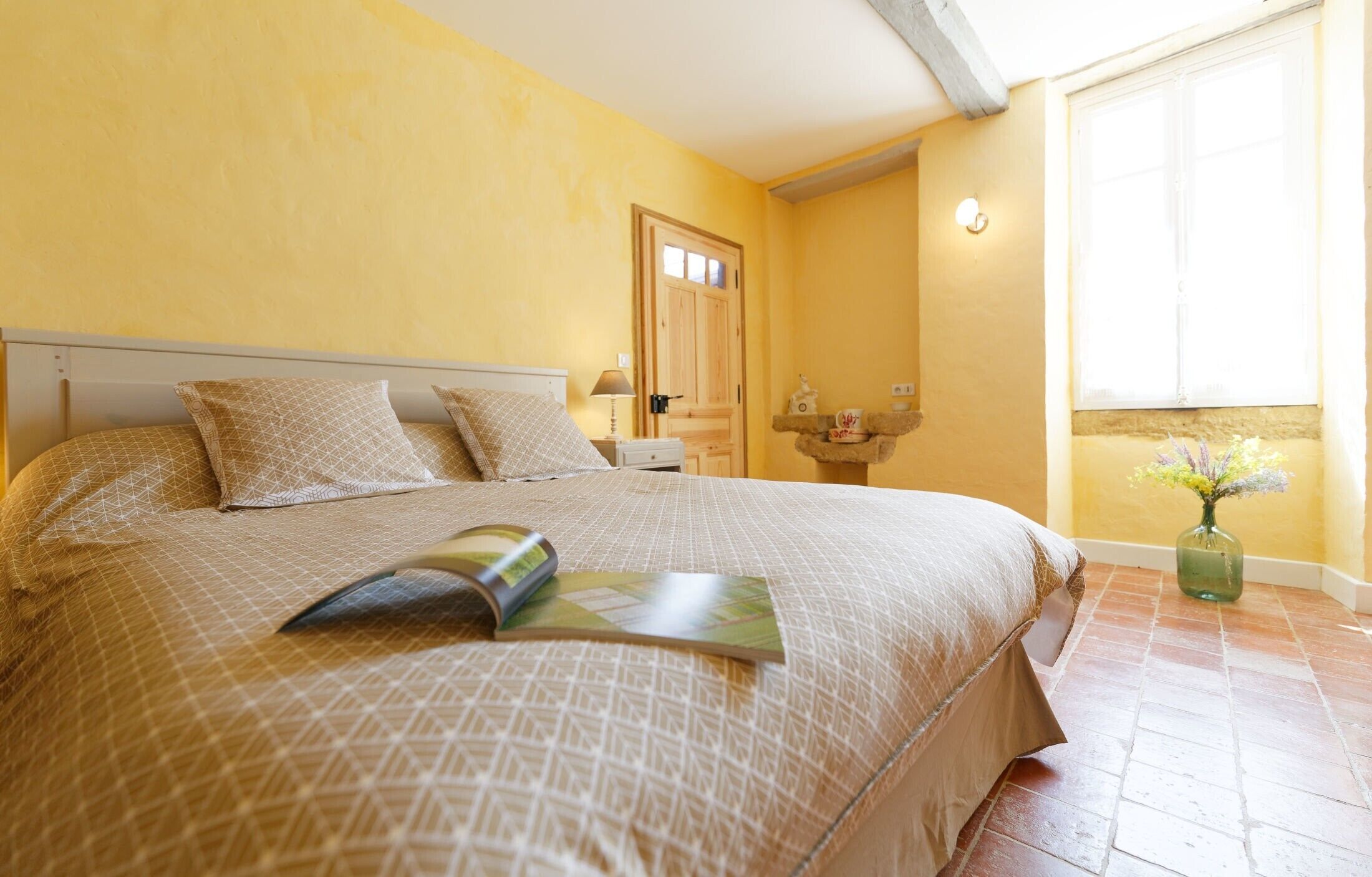 3 bedrooms, iron/ironing board, free WiFi