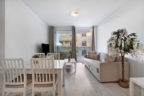 Interior - Apartment "Edificio Italia" with Private Terrace & Wi-Fi (Benalmadena)