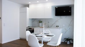 City Studio | Private kitchen | Fridge, microwave, oven, stovetop