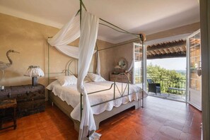 3 chambres, fer et planche à repasser, Wi-Fi, draps fournis