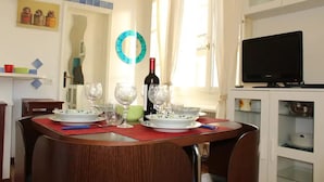 Unclassified image, 4 of 17, button - Entire apartment in Florence, very central. (Florence)