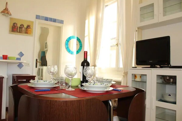 Dining - Entire apartment in Florence, very central. (Florence)