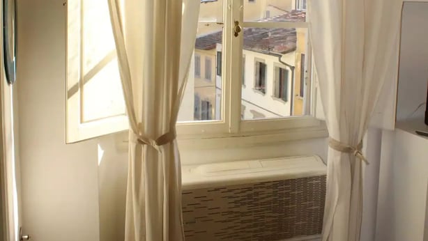 Unclassified image, 1 of 17, button - Entire apartment in Florence, very central. (Florence)