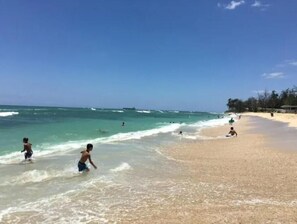 Sun-loungers, beach towels - Pet Friendly Townhome--Fully fenced private yard (Ewa Beach)