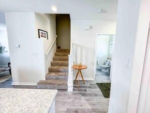 Interior - Pet Friendly Townhome--Fully fenced private yard (Ewa Beach)