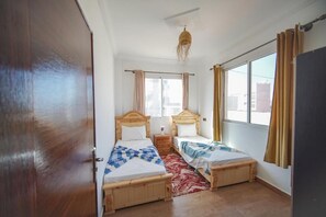 2 bedrooms, iron/ironing board, WiFi, bed sheets