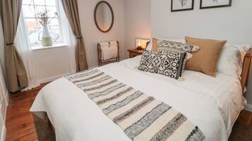 4 bedrooms, individually decorated, individually furnished, free WiFi