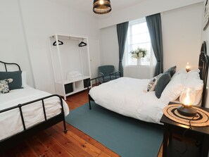 4 bedrooms, individually decorated, individually furnished, free WiFi - Victoria House (Belford)