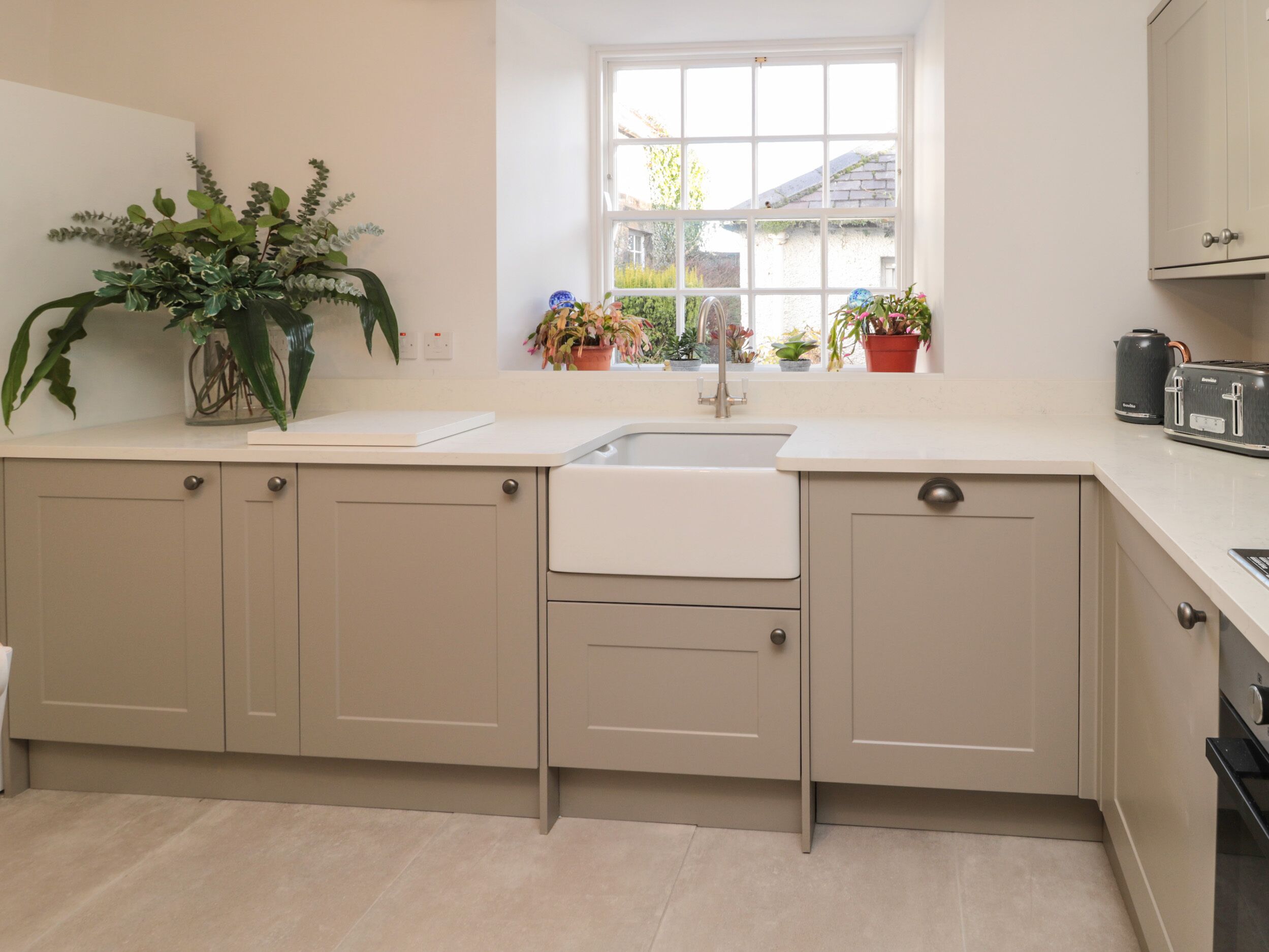 Fridge, dishwasher, electric kettle, toaster