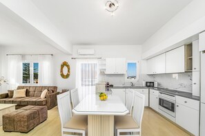 奢華套房 | 私人廚房 | 大型雪櫃/冰箱、微波爐、焗爐、爐具