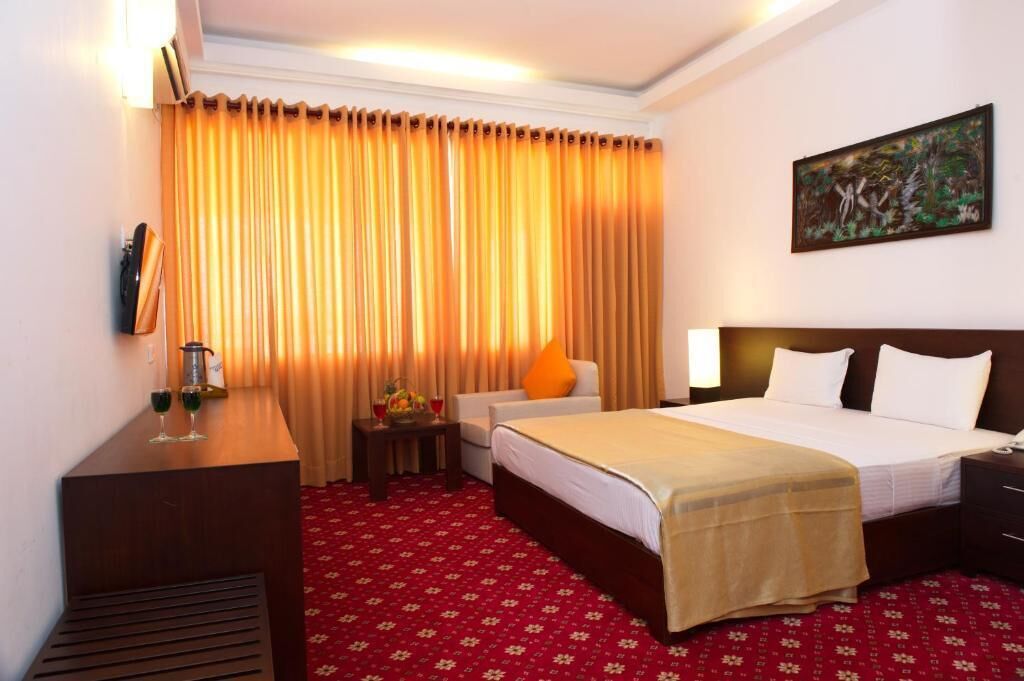 Premium bedding, minibar, in-room safe, desk