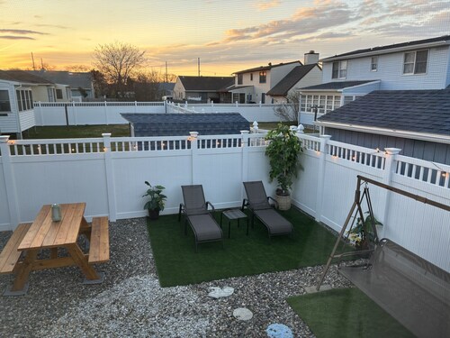 Family-Friendly Cape May Gem! Sleeps 12. Game Room. Centrally Located to all!