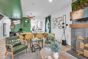 Dining - King Beds+Games | HUGE Downtown Retreat | Dogs ok (Columbus)